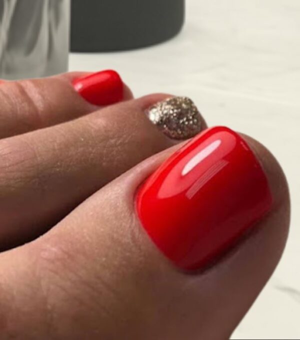 nail-polish-pedicure-in-glendale-red-sparkly